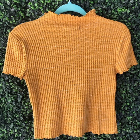 *SOLD/NOT FOR SALE* F21 CURLED NECK CROP TOP - Picture 2 of 4